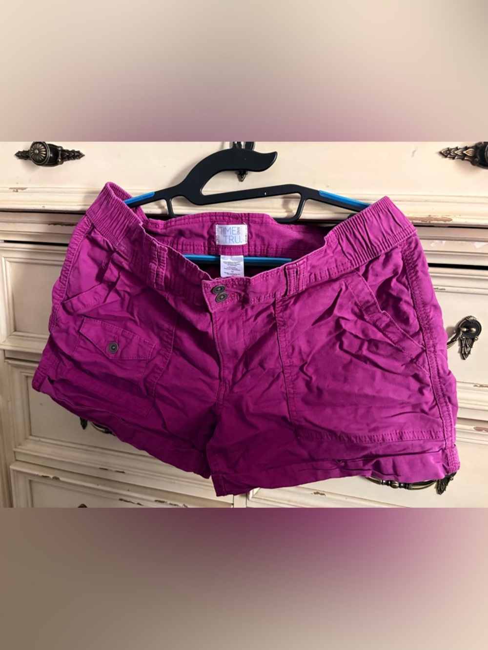 Time and Tru Fuchsia Cargo Shorts